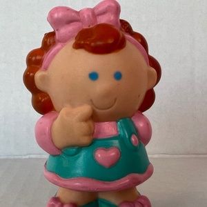 Vintage Hasbro Playskool RED-HEADED GIRL Pink Hair Bow Blueish Green Dress